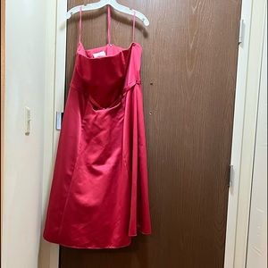 Strapless bridesmaid knee length dress. Size 18 W. Only worn once.